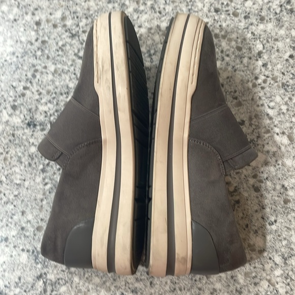 Clark’s CloudSteppers Slip On Sneaker Size 8 gray - Picture 11 of 12
